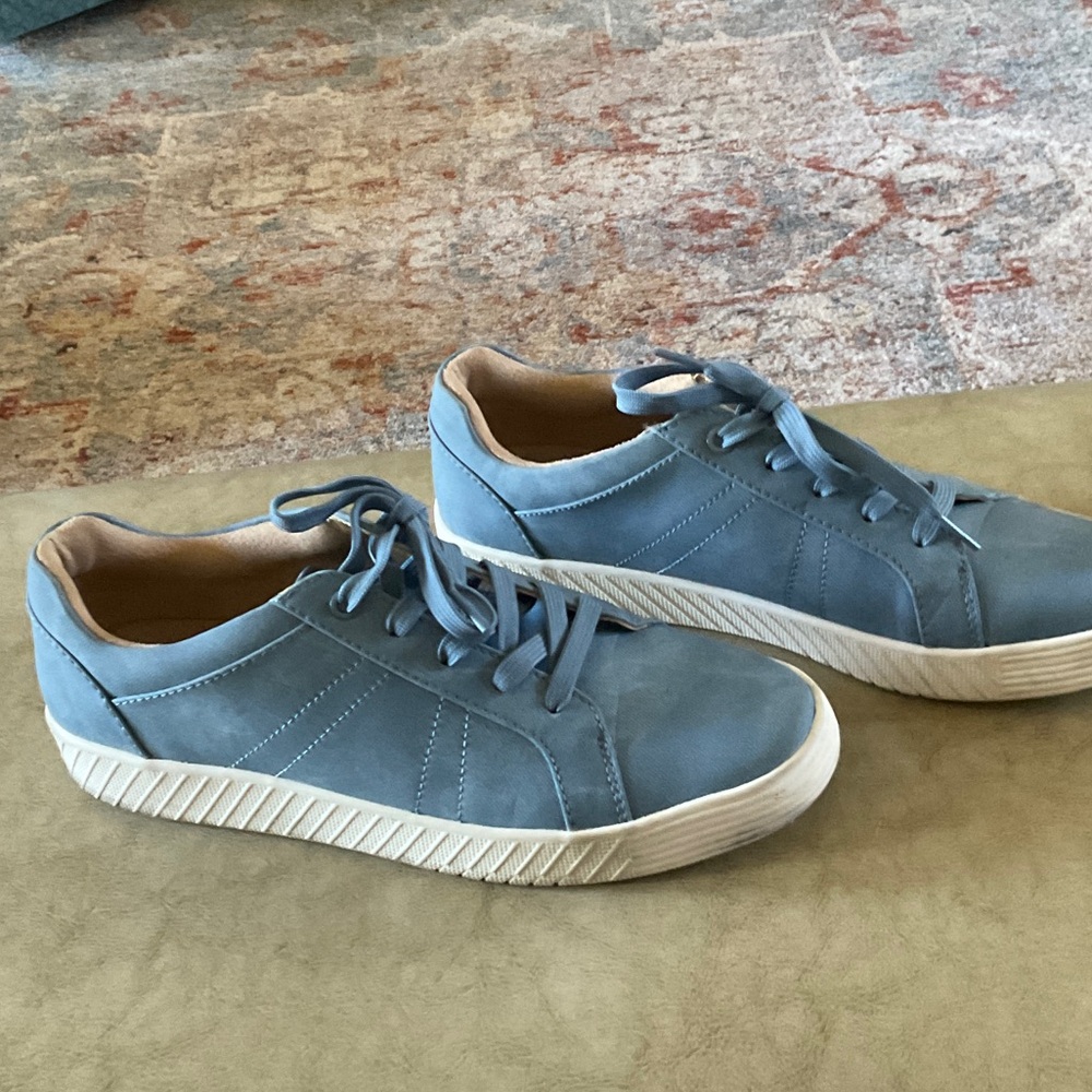 Blue Misses faux suede shoes